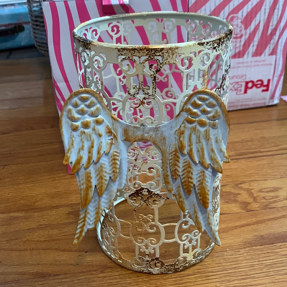 Pink Zebra Angel Wings Accent Shade